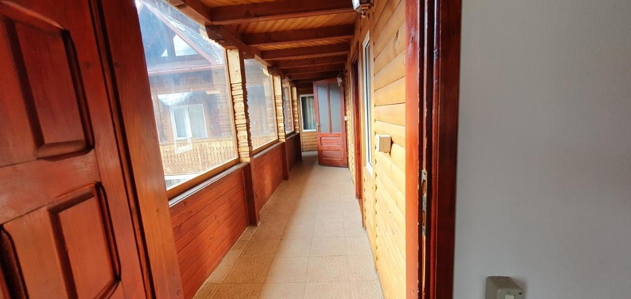 Casa Colt De Rai Villa Brezoi Buitenkant foto