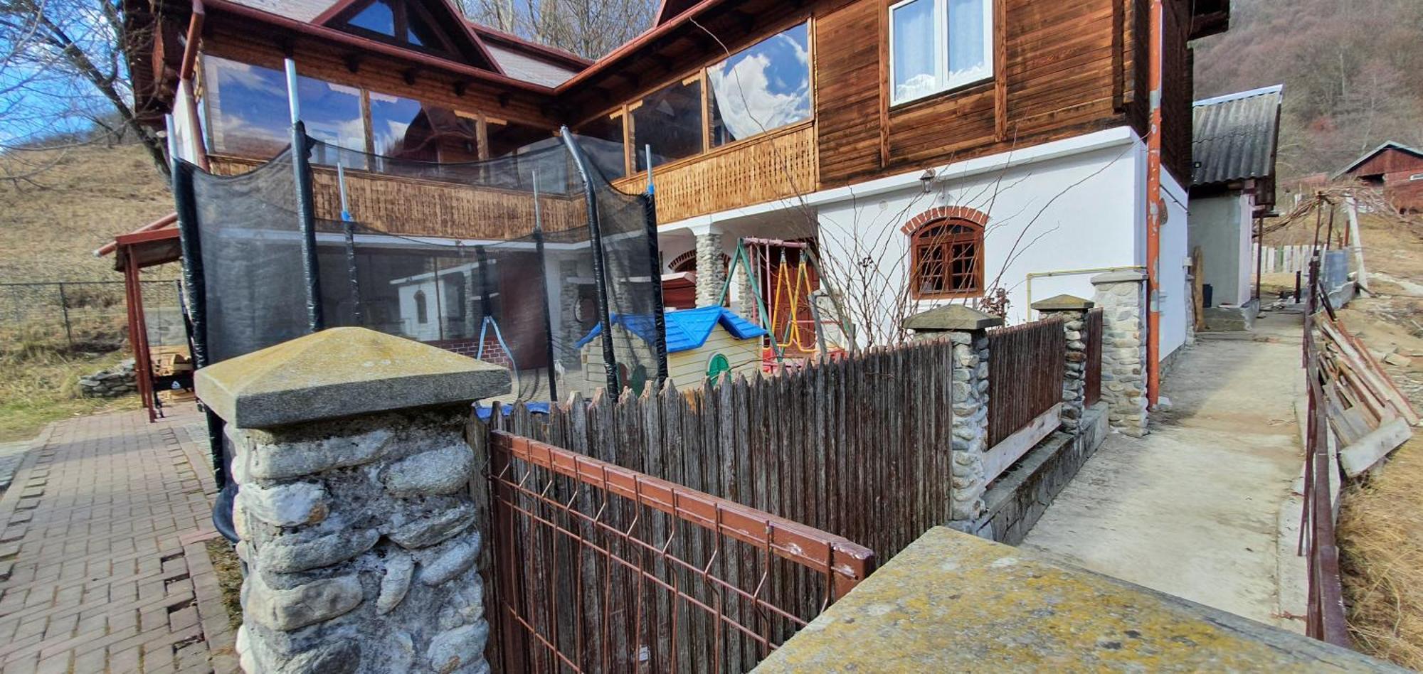 Casa Colt De Rai Villa Brezoi Buitenkant foto