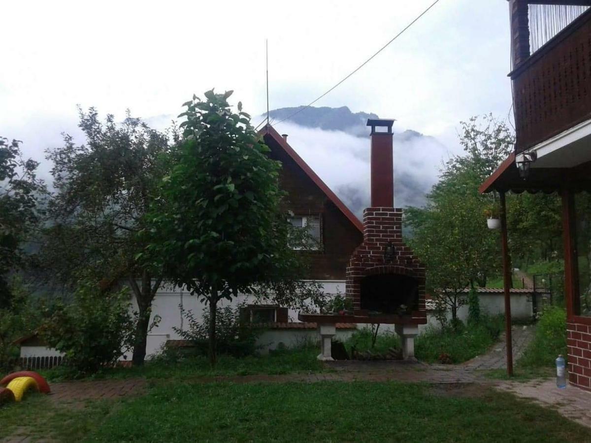 Casa Colt De Rai Villa Brezoi Buitenkant foto